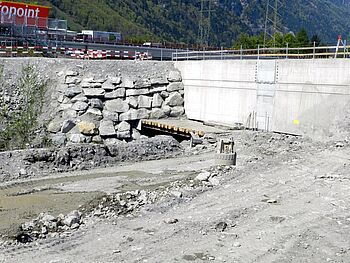 HWS Urner Talboden: Bau Durchlass Still Rüss unter Schächen hindurch