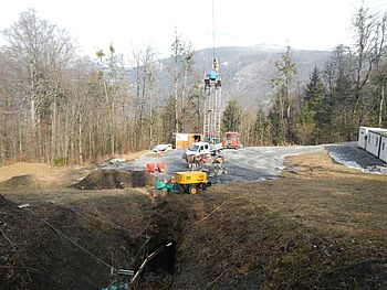 Schattenhalb 1+: Seilbahn zur Verlegung der Druckleitung